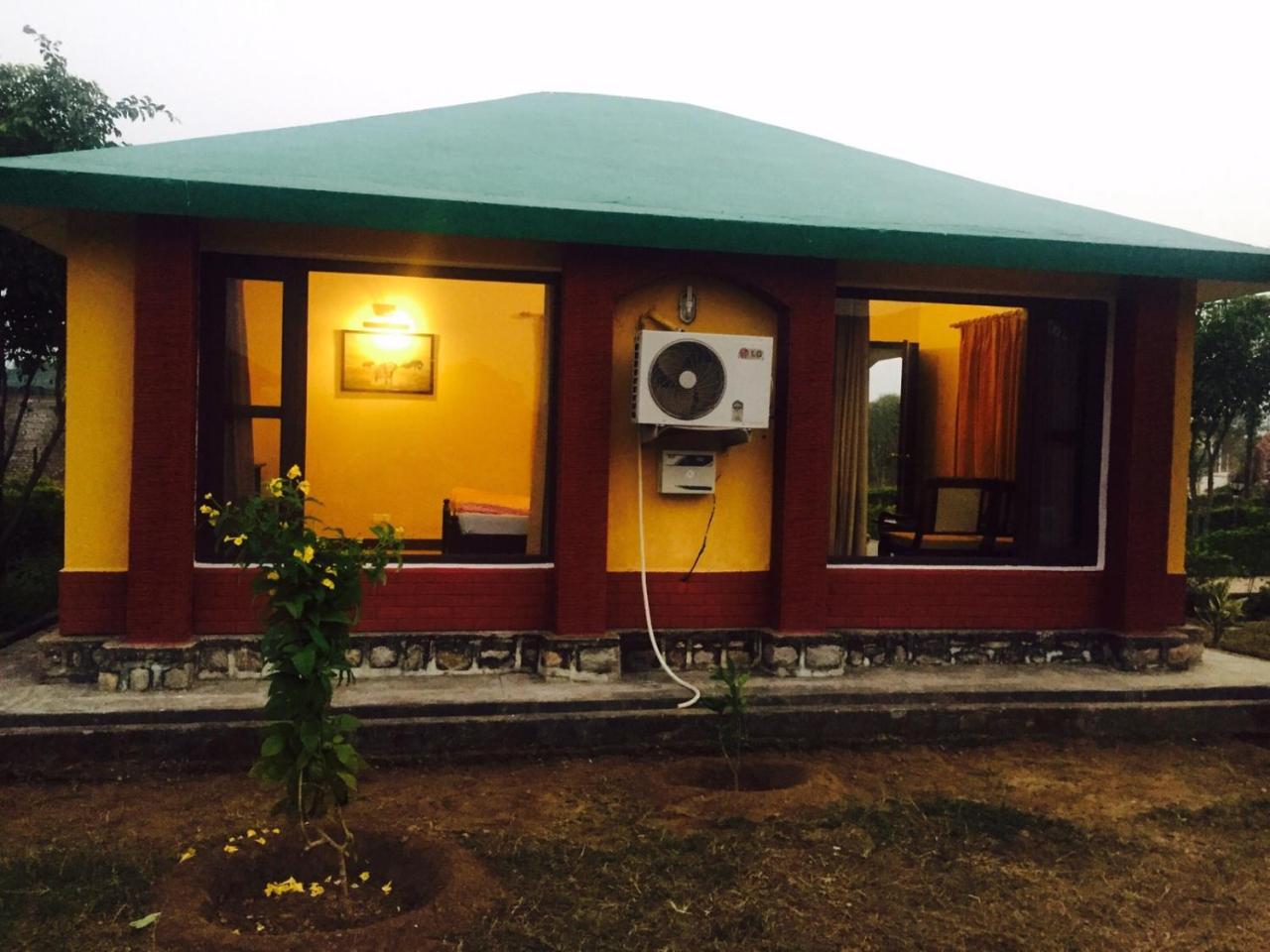Tusk And Roar Corbett Resort Dhela Extérieur photo