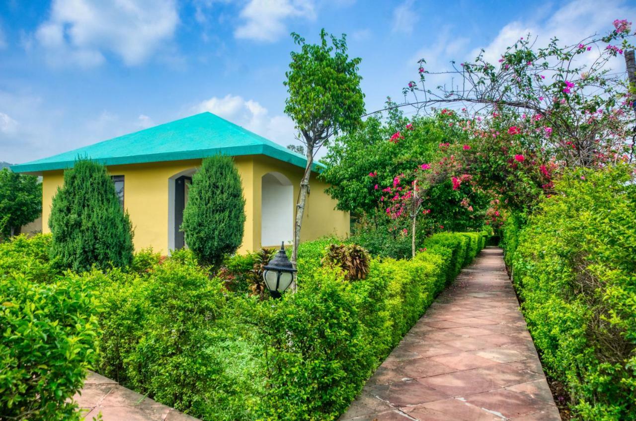 Tusk And Roar Corbett Resort Dhela Extérieur photo